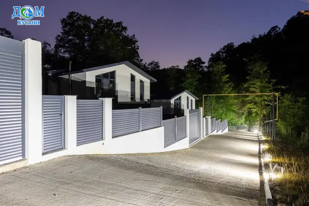 Купить Коттедж, 200 м², участок 4 сот., Поселения (ИЖС)