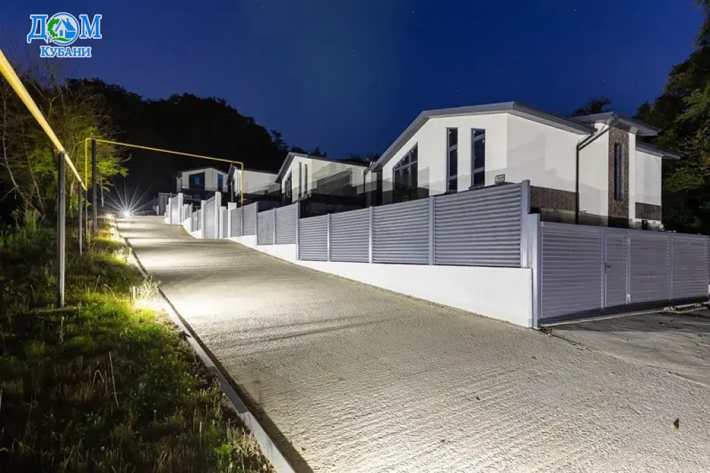 Купить Коттедж, 200 м², участок 4 сот., Поселения (ИЖС)