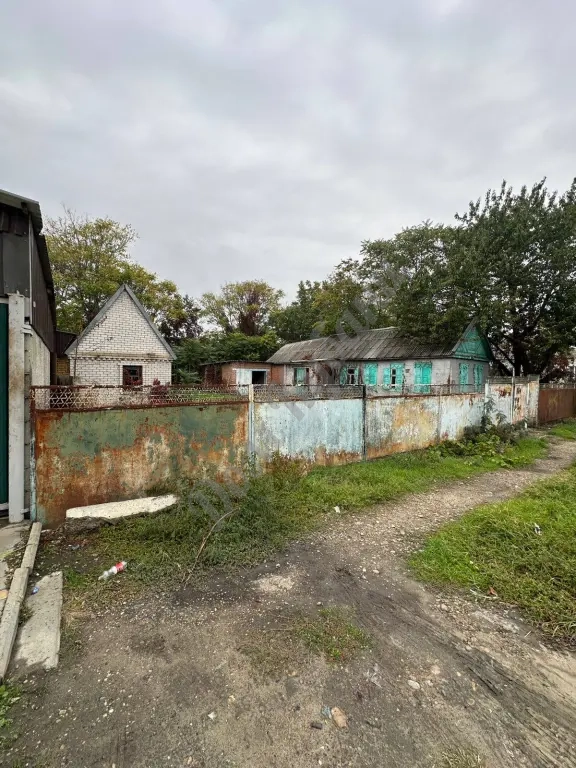 Продается участок. Можно использовать под коммерцию