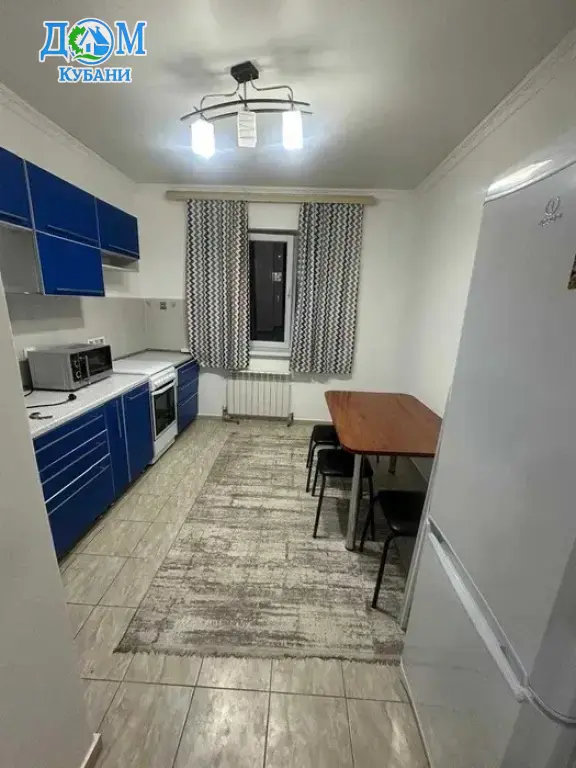 Квартира на длительный срок 66.6 м²,