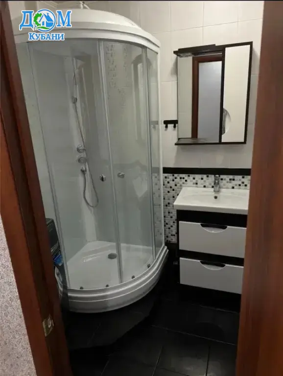 Квартира на длительный срок 75.6 м²,