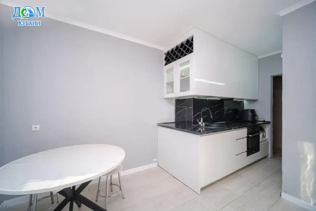 Квартира на длительный срок 98.6 м²,