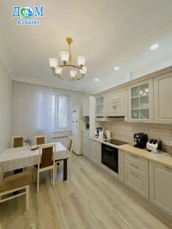 Квартира на длительный срок 67.6 м²,